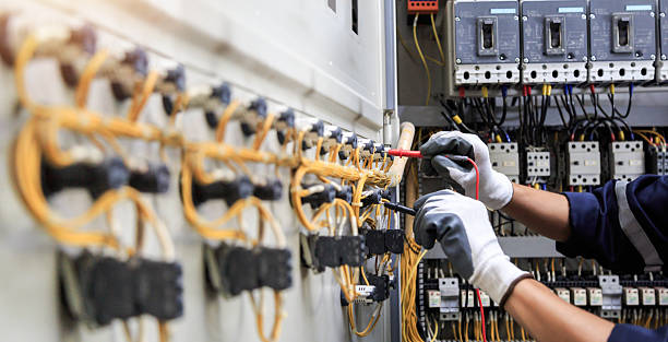 Professional Electrician technician working in Kettering, MD